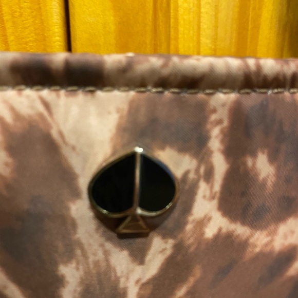Kate Spade ♠️  Medium Leopard Handbag like New - Picture 3 of 7